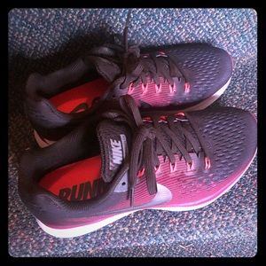 Like new Nike Zoom sneakers